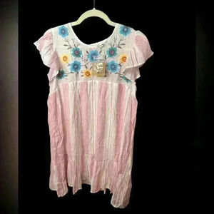 NWT Women’s Embroidered Short Sleeve Dress Size Large Multi-colored